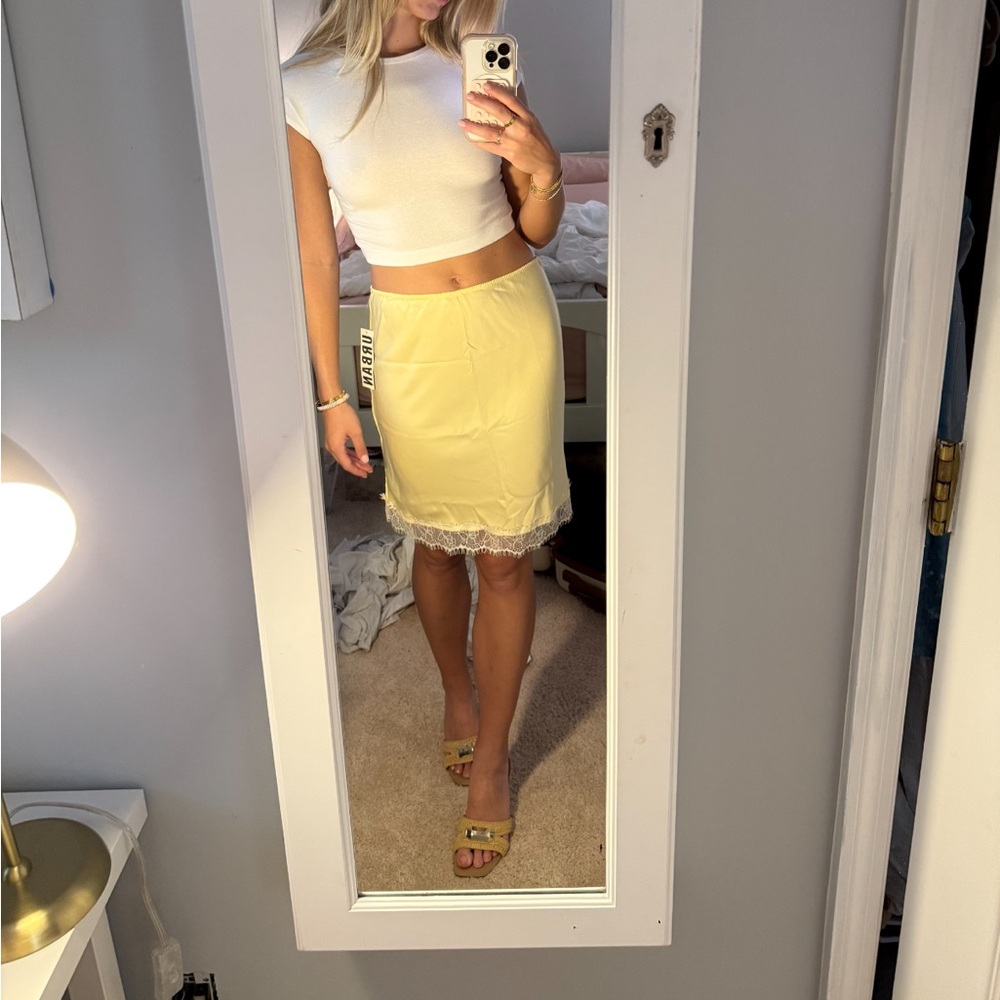Urban outfitters yellow lace midi skirt size small